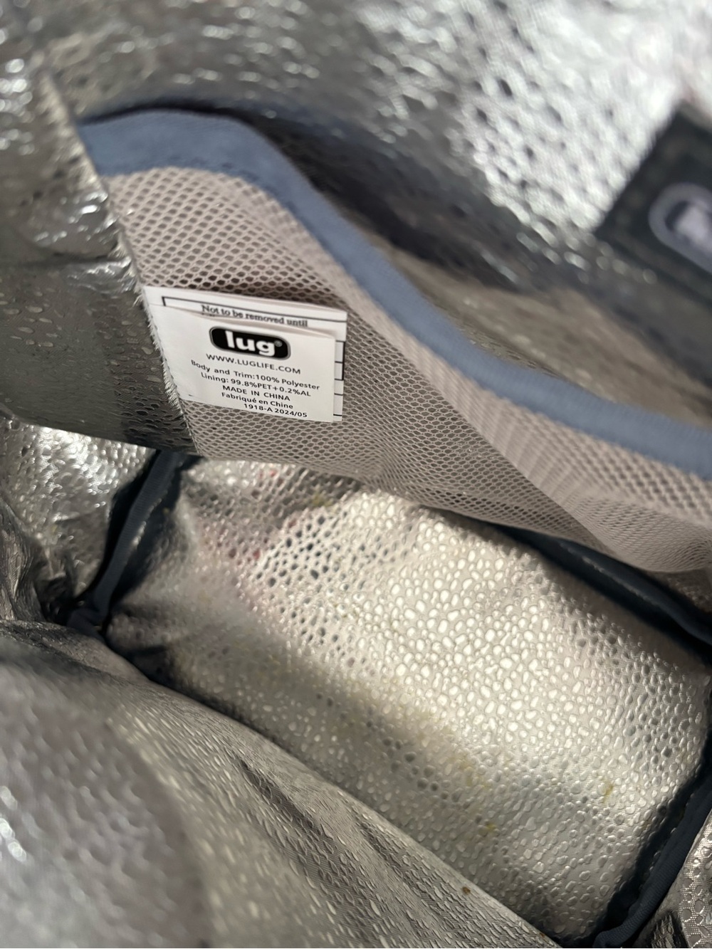 NWOT Lug Blue-Gray Quilted Lunch Tote with Top Zip, Insulated Interior & Pockets - Picture 7 of 9